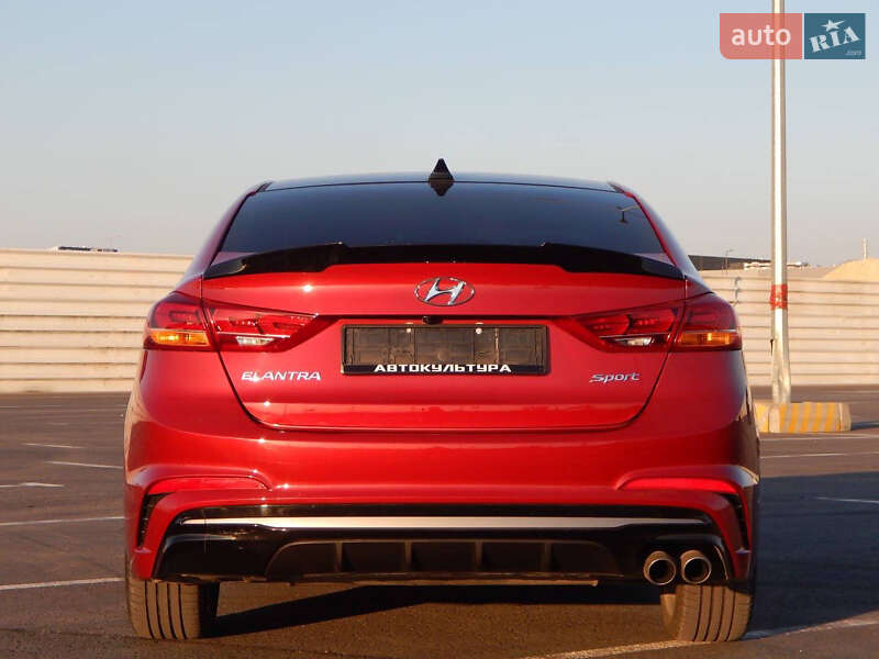 Седан Hyundai Elantra 2018 в Львове