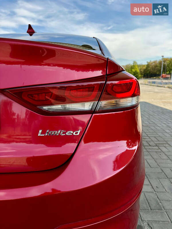 Седан Hyundai Elantra 2016 в Днепре