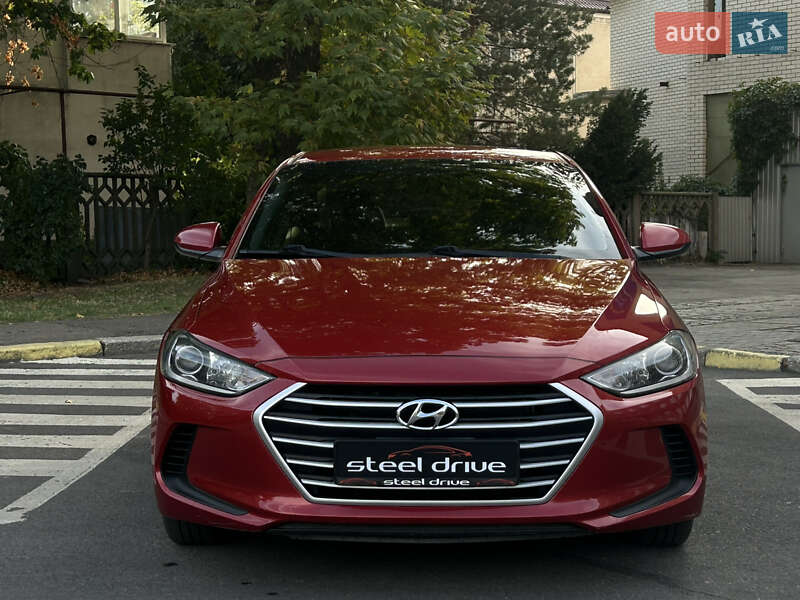Седан Hyundai Elantra 2017 в Николаеве