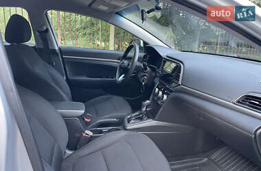 Седан Hyundai Elantra 2018 в 