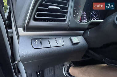 Седан Hyundai Elantra 2018 в 