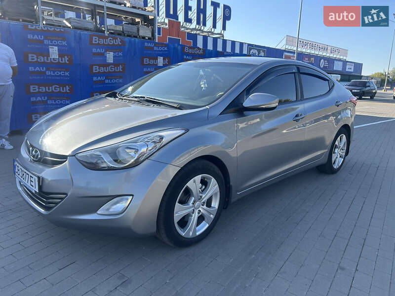 Седан Hyundai Elantra 2011 в Прилуках