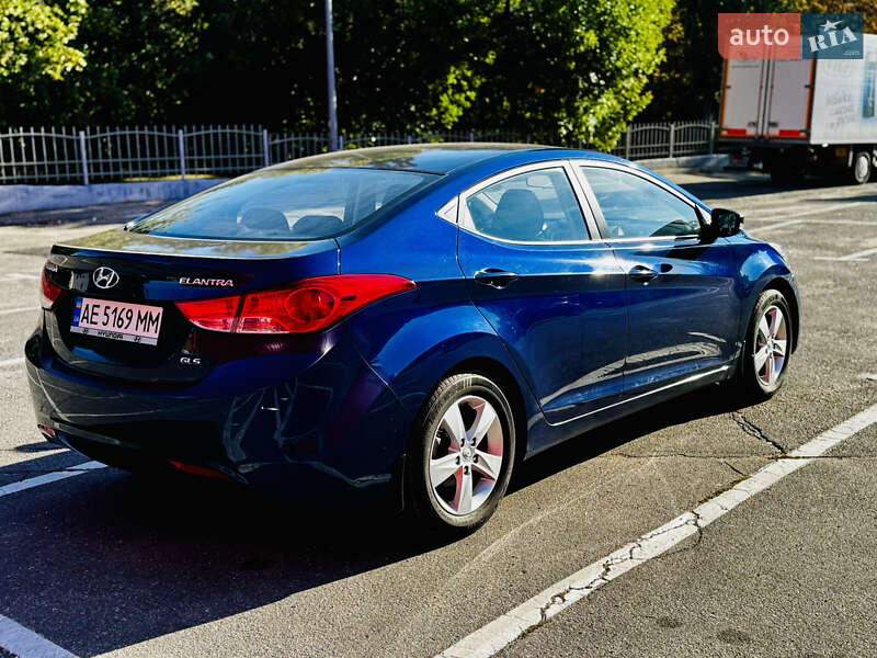 Седан Hyundai Elantra 2012 в Кропивницком