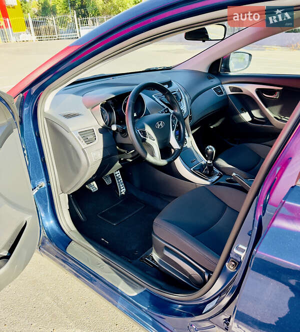 Седан Hyundai Elantra 2012 в Кропивницком