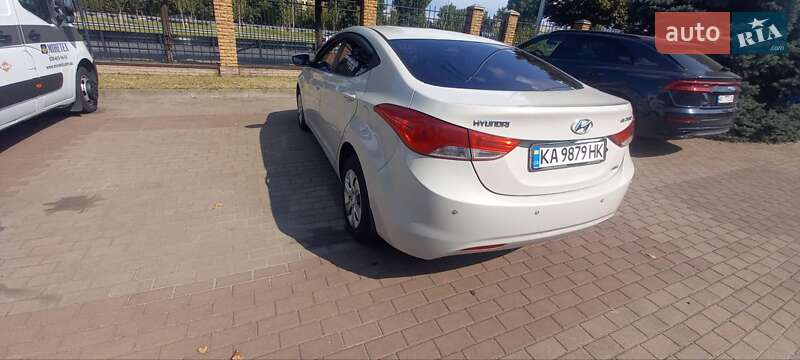 Седан Hyundai Elantra 2013 в Киеве