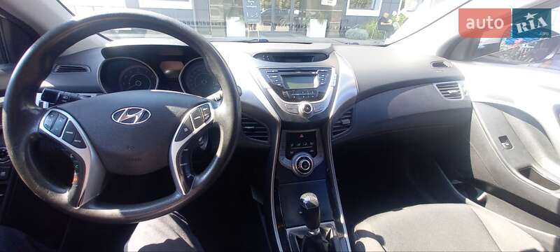 Седан Hyundai Elantra 2013 в Киеве