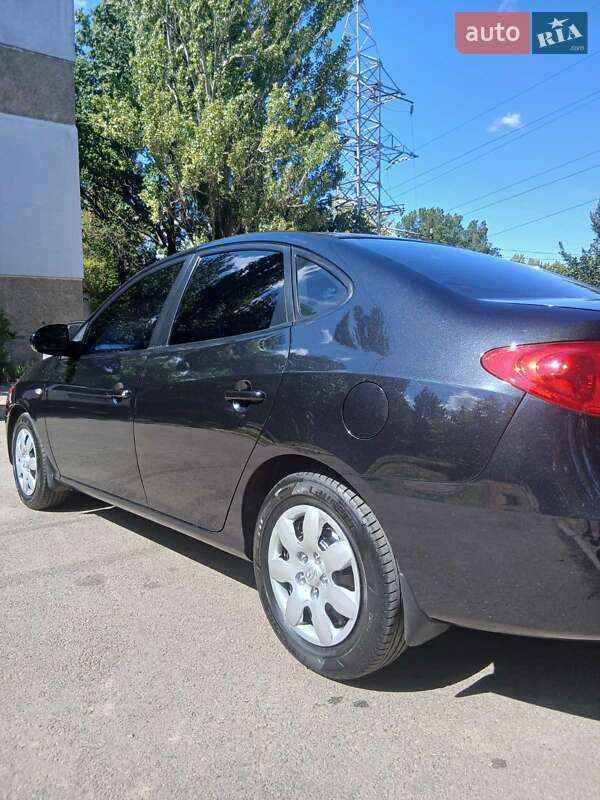 Седан Hyundai Elantra 2008 в Николаеве