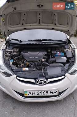 Седан Hyundai Elantra 2011 в 