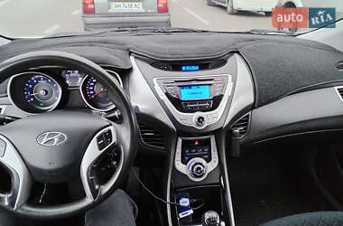 Седан Hyundai Elantra 2011 в 