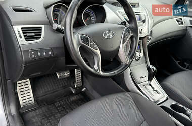 Седан Hyundai Elantra 2013 в 