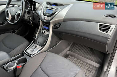 Седан Hyundai Elantra 2013 в 