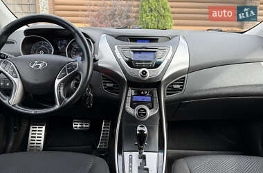 Седан Hyundai Elantra 2013 в 