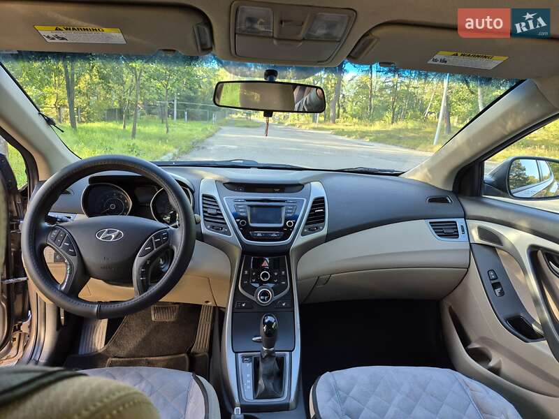 Седан Hyundai Elantra 2014 в Киеве