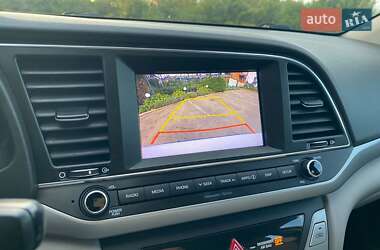 Седан Hyundai Elantra 2016 в 
