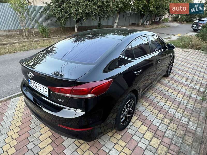 Седан Hyundai Elantra 2016 в Одессе