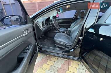 Седан Hyundai Elantra 2016 в 