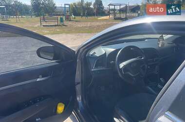 Седан Hyundai Elantra 2018 в 