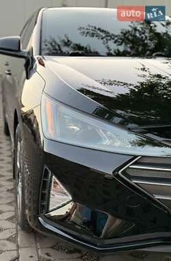 Седан Hyundai Elantra 2019 в 