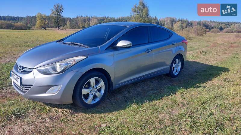 Hyundai Elantra 2012