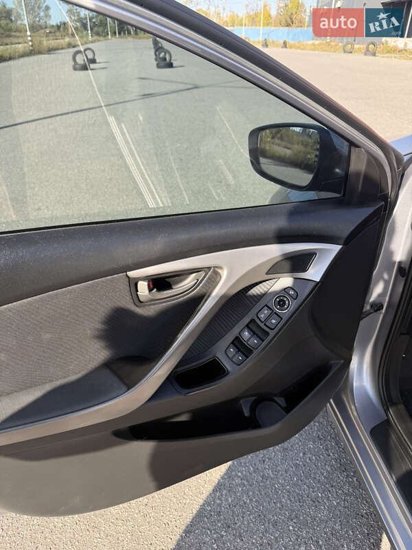 Седан Hyundai Elantra 2013 в Харькове фото 12 Седан Hyundai Elantra 2013 в Харькове