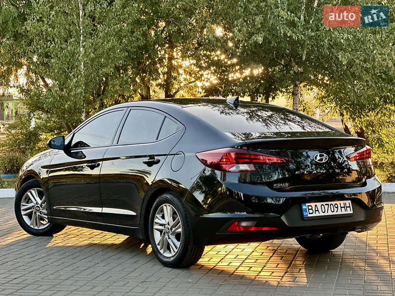 Седан Hyundai Elantra 2019 в Кропивницком