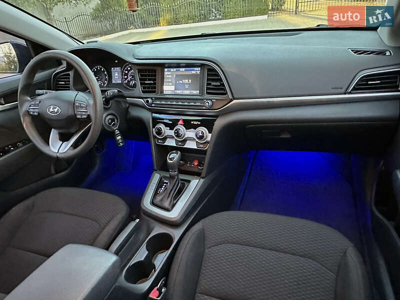 Седан Hyundai Elantra 2019 в Кропивницком