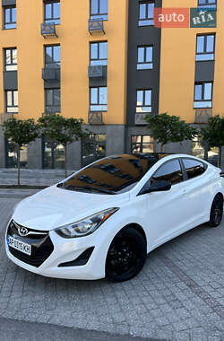 Седан Hyundai Elantra 2015 в 