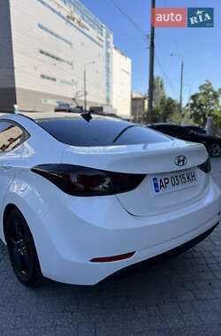 Седан Hyundai Elantra 2015 в 