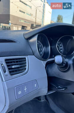 Седан Hyundai Elantra 2015 в 