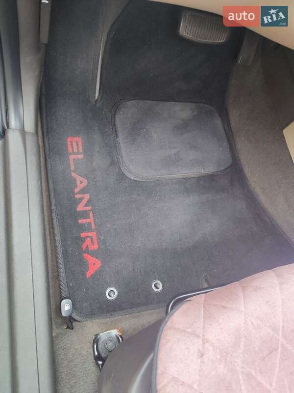 Седан Hyundai Elantra 2010 в Киеве
