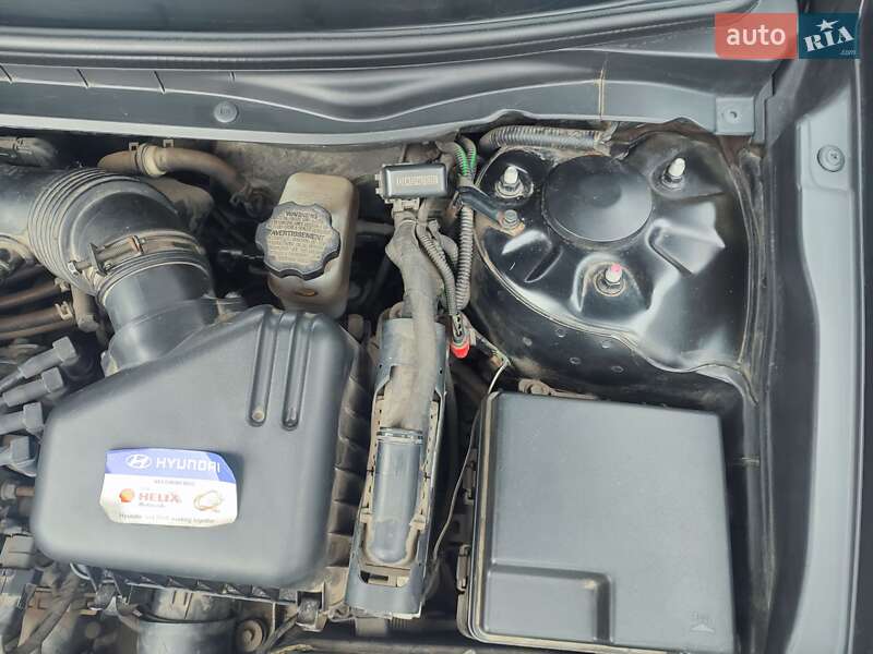 Седан Hyundai Elantra 2010 в Киеве