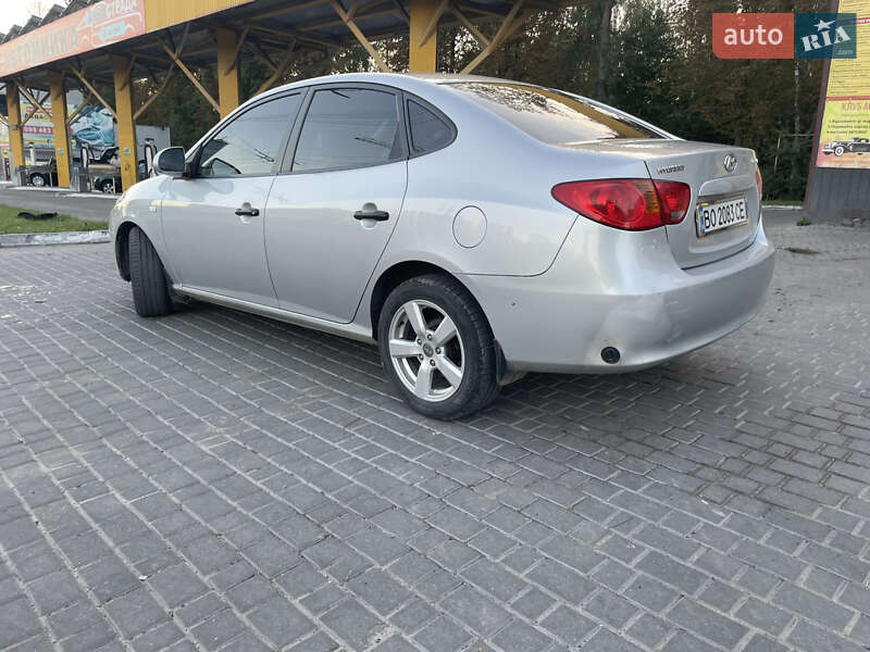 Хэтчбек Hyundai Elantra 2008 в Тернополе
