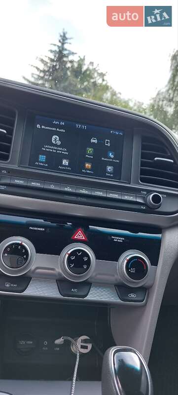 Седан Hyundai Elantra 2019 в Кропивницком