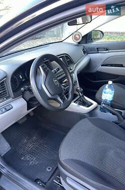 Седан Hyundai Elantra 2017 в 