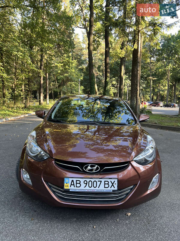 Седан Hyundai Elantra 2013 в Виннице