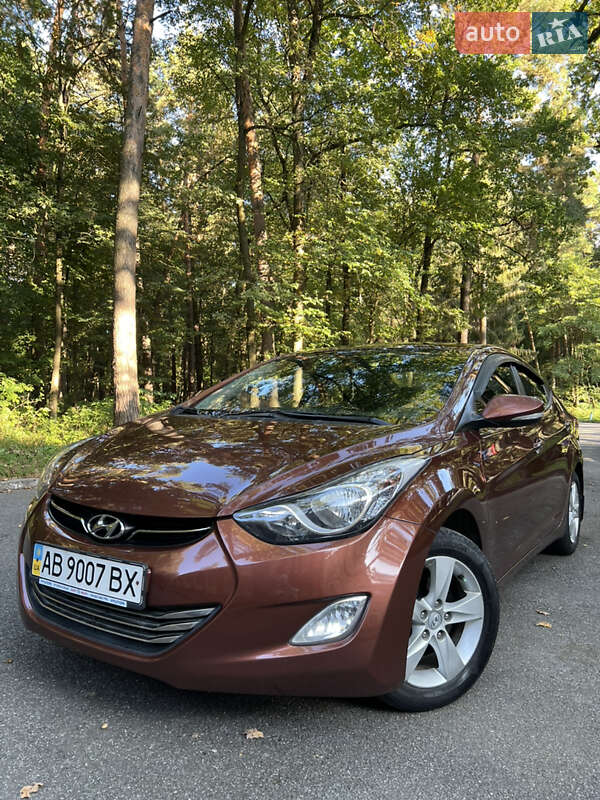 Седан Hyundai Elantra 2013 в Виннице