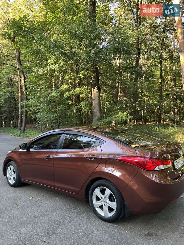 Седан Hyundai Elantra 2013 в Виннице