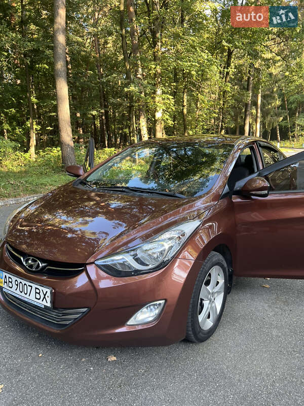 Седан Hyundai Elantra 2013 в Виннице