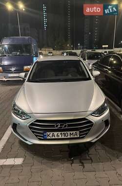 Седан Hyundai Elantra 2017 в 
