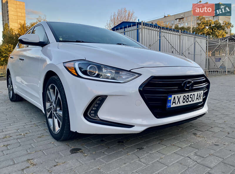 Седан Hyundai Elantra 2016 в Харкові