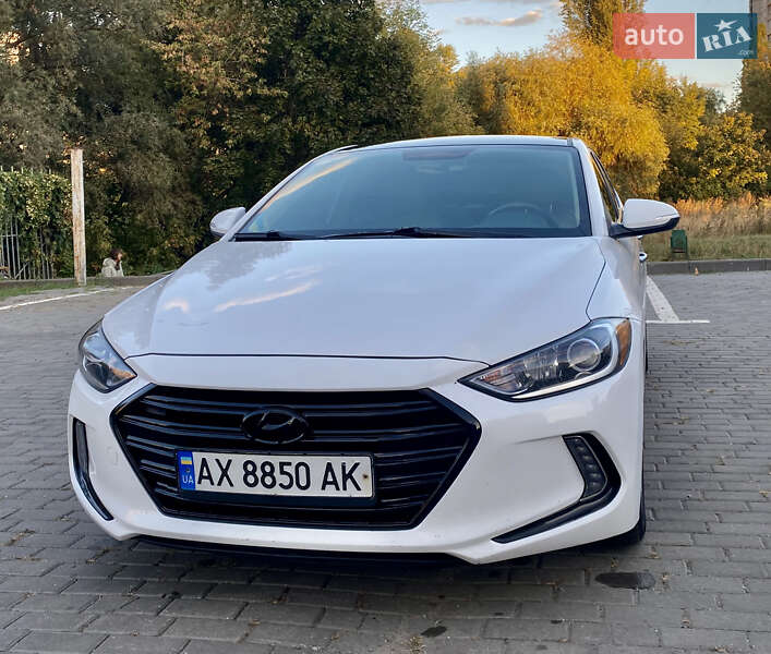 Седан Hyundai Elantra 2016 в Харкові