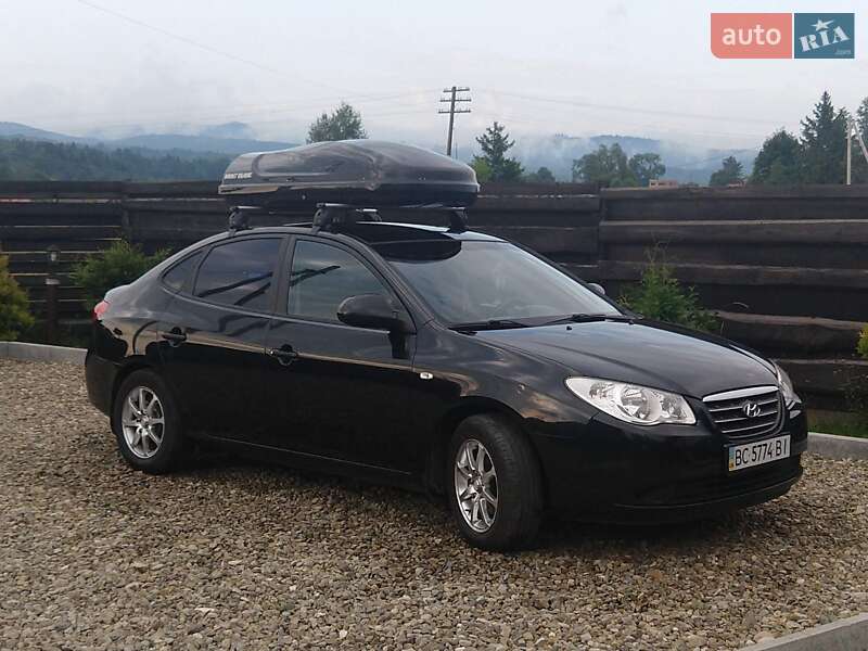 Седан Hyundai Elantra 2008 в Львове