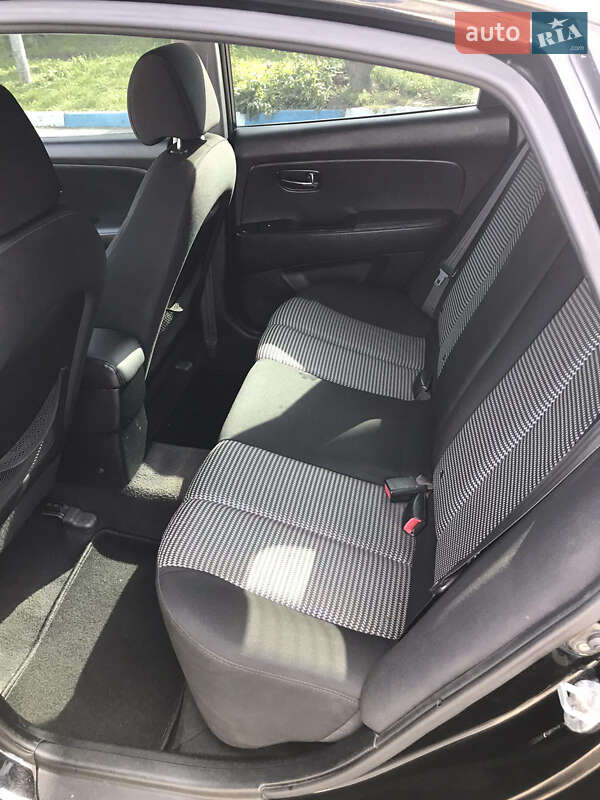 Седан Hyundai Elantra 2010 в Львове