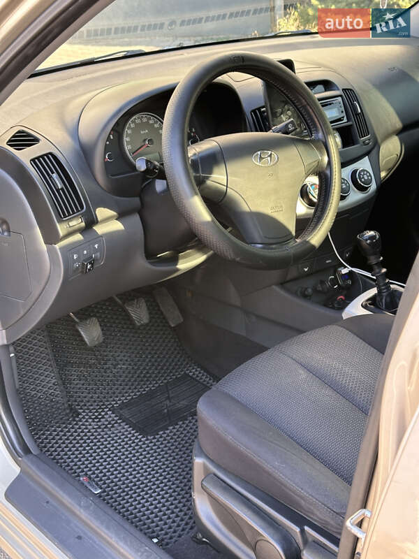 Седан Hyundai Elantra 2008 в Николаеве