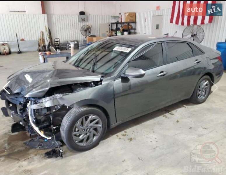 Седан Hyundai Elantra 2024 в Виннице