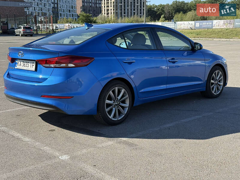 Седан Hyundai Elantra 2016 в Києві