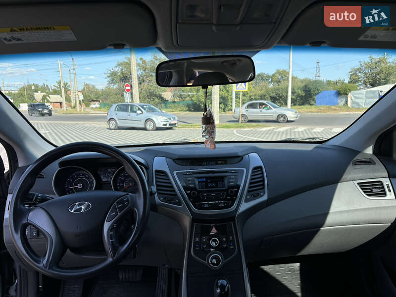 Седан Hyundai Elantra 2014 в Полтаве