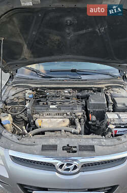 Универсал Hyundai Elantra 2011 в 