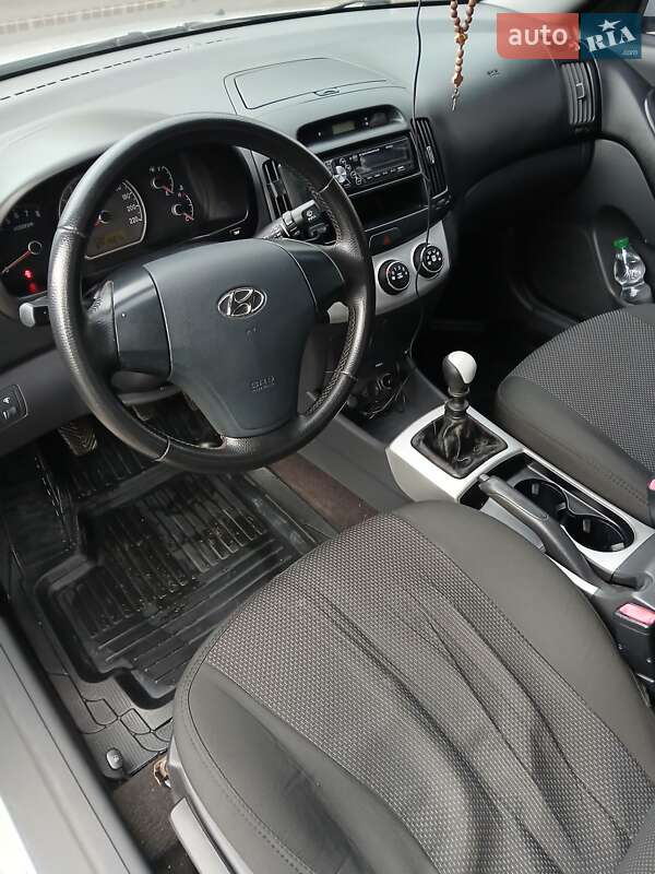 Седан Hyundai Elantra 2007 в Ивано-Франковске