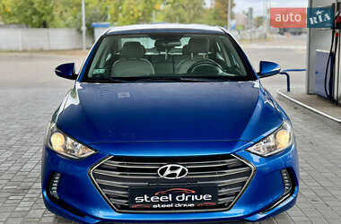 Седан Hyundai Elantra 2016 в Николаеве